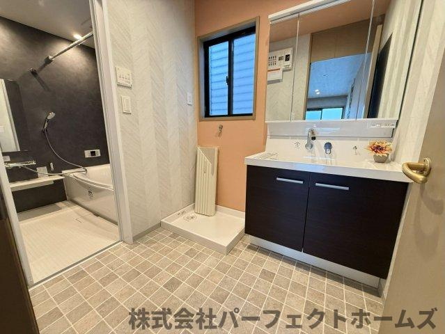 東船橋2丁目戸建の玄関