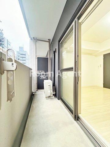 アイボリーのバルコニー