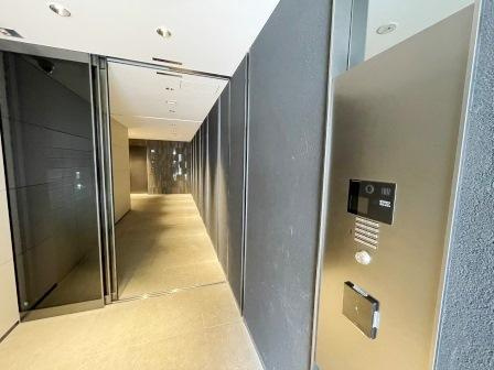 クレストコート大塚のエントランス