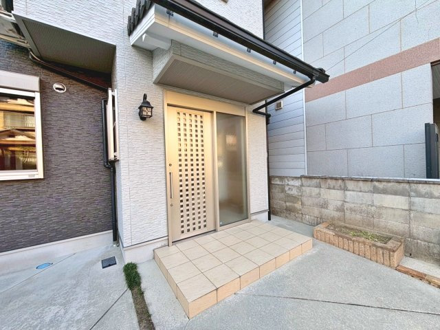 中古戸建　篠町森下宮ノ谷の玄関