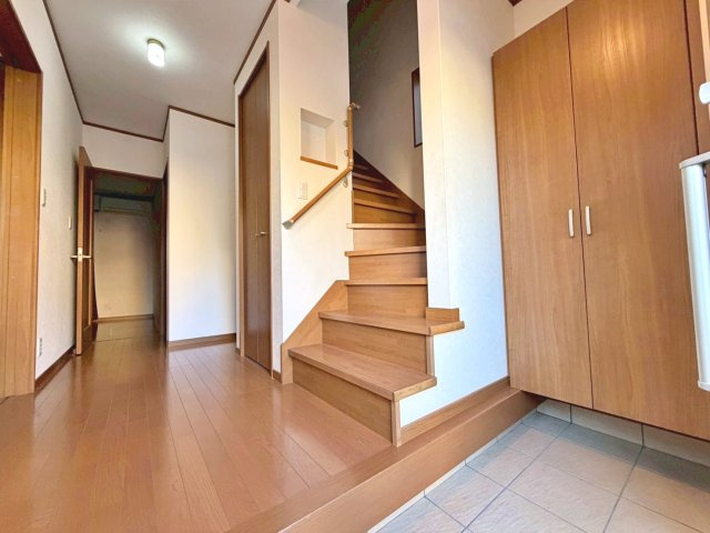 中古戸建　篠町森下宮ノ谷の玄関