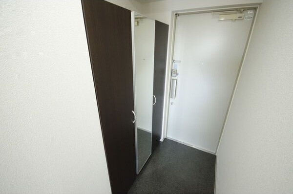 プランドール千種の玄関