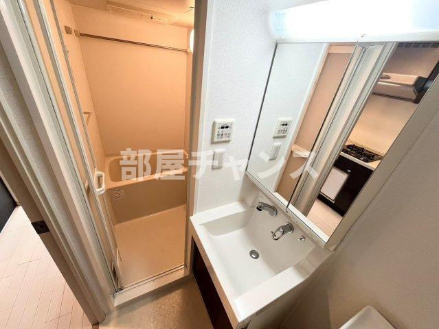 エステムプラザ名古屋・栄プレミアム　の独立洗面台
