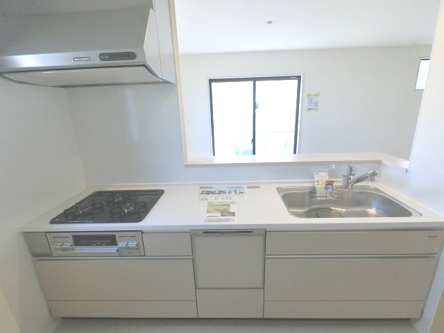 小城市牛津町乙柳2期　9号棟のキッチン|リビングを一望♪