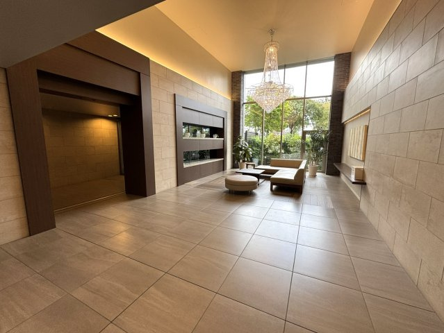 ラ・フォルム新鶴見ラウンドパークのロビー|ロビー