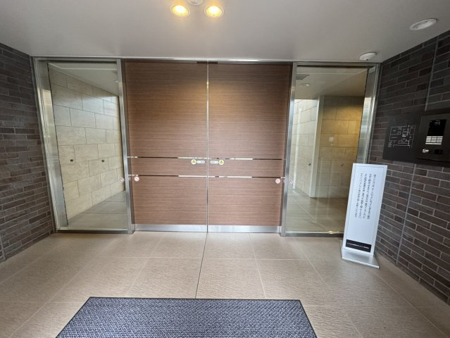 ラ・フォルム新鶴見ラウンドパークのエントランス|エントランス