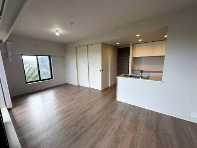 ラ・フォルム新鶴見ラウンドパークの居間・リビング|リビングダイニング