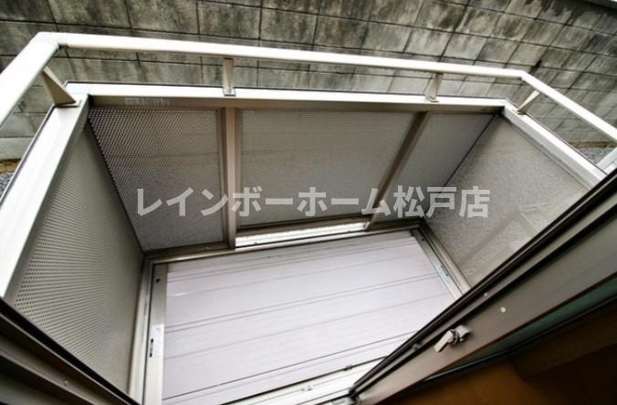 アムール Amicalのバルコニー|暖かな日差しのふりそそぐバルコニー