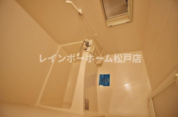 アムール Amicalの浴室|日々の疲れを癒すお風呂付です