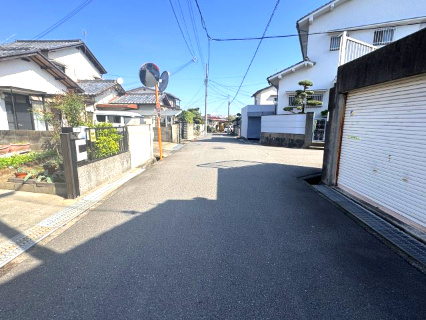 泉南市信達市場　中古事務所のその他|前道4.7ｍの角地