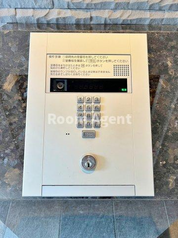 プレサンスNAGOYA覚王山のエントランス