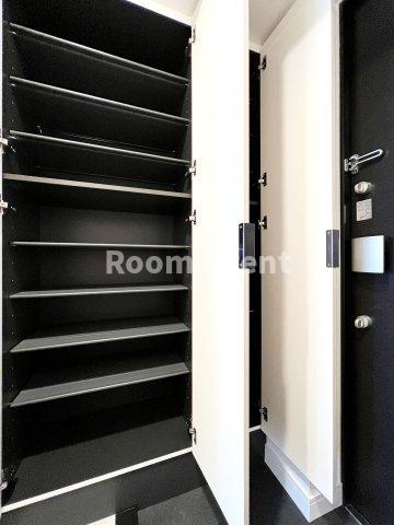 プレサンスNAGOYA覚王山の玄関|※類似