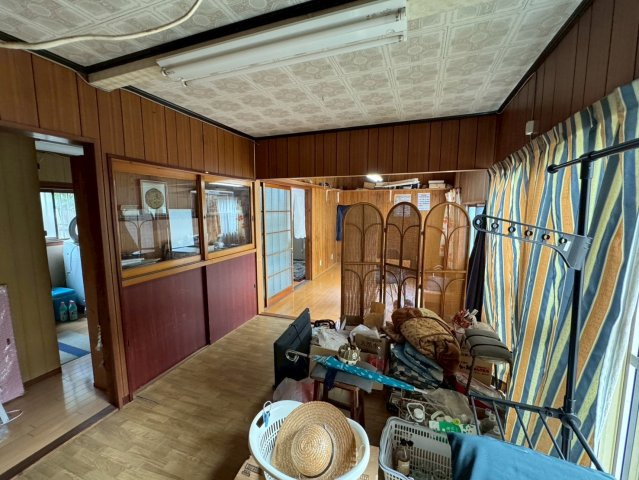 －三丁目不動産-深谷市下手計の洋室|広々とした洋室です