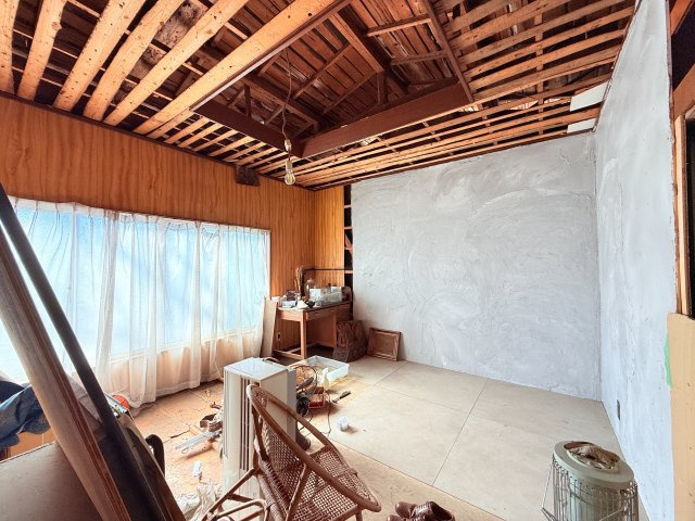 結城市大字結城店舗付き住宅の洋室|広々とした洋室です