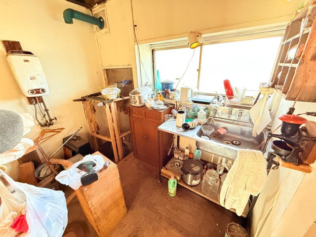 結城市大字結城店舗付き住宅のキッチン|コンパクトなキッチンで掃除もラクラク