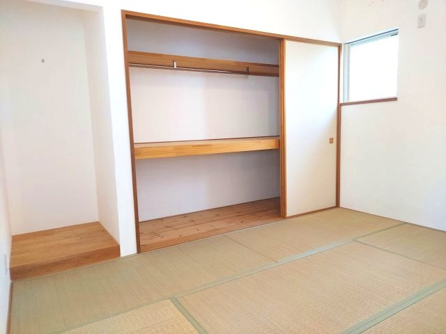 宝塚市山手台東5丁目一戸建の和室|2階和室約6帖