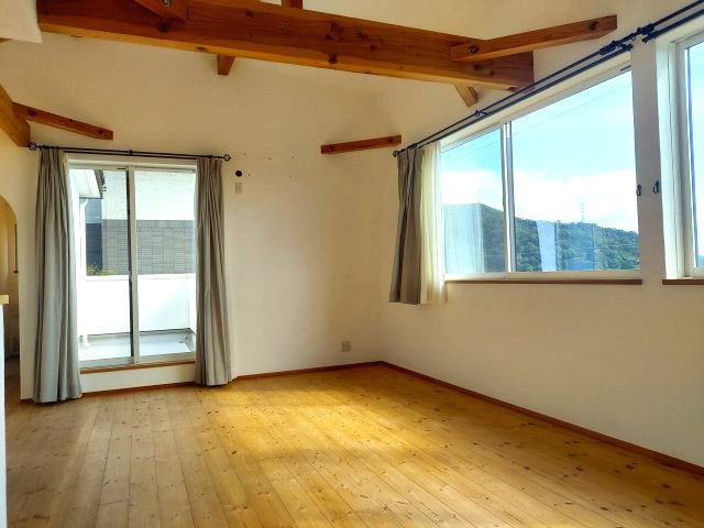 宝塚市山手台東5丁目一戸建の居間・リビング