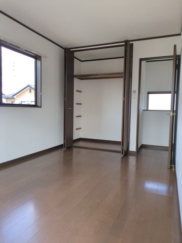 大網白里市上貝塚　中古戸建の洋室|スタンダードな洋室です