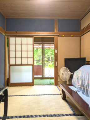 東金市宿　中古戸建の和室|畳の上でゆっくりとくつろげる和室です