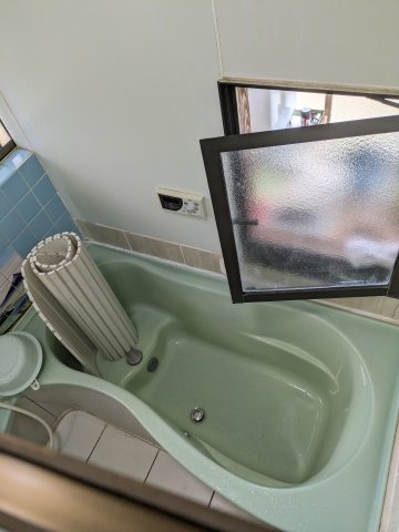 東金市宿　中古戸建の浴室|落ち着いた空間のお風呂です