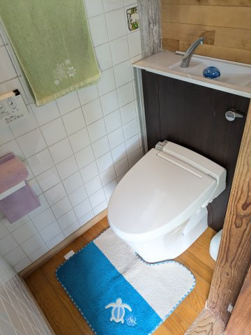 東金市宿　中古戸建のトイレ|落ち着いた色調のトイレです