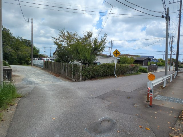 東金市宿　中古戸建の前面道路含む現地写真