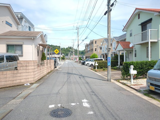 東金市田間2丁目　中古戸建の前面道路含む現地写真|前面道路含む現地写真です