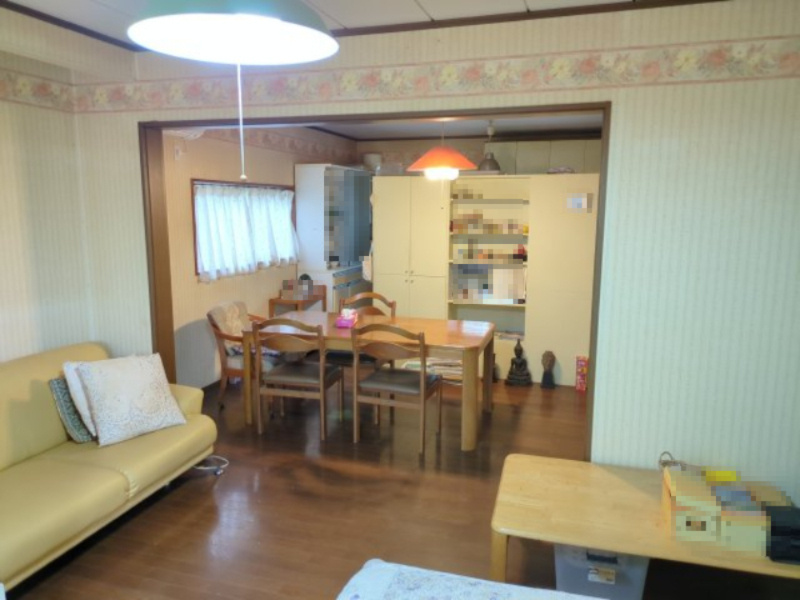 九十九里町片貝　中古戸建の居間・リビング|おしゃれな居間です