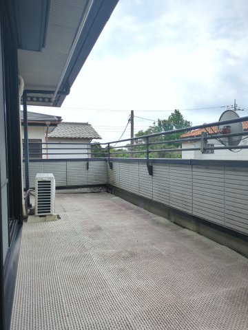 東金市藤下飛地　中古戸建のバルコニー|暖かな日差しのふりそそぐバルコニー