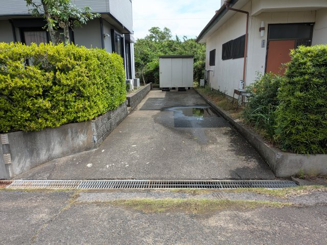 東金市藤下飛地　中古戸建の駐車場