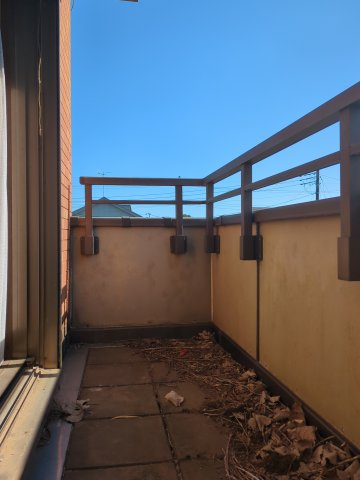 山武市成東　中古戸建のバルコニー|外からの目が気にならないバルコニーで洗濯物が干せます