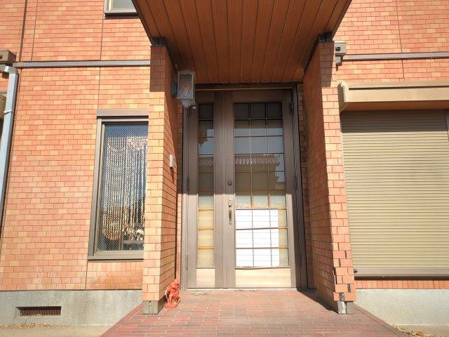 山武市成東　中古戸建の玄関
