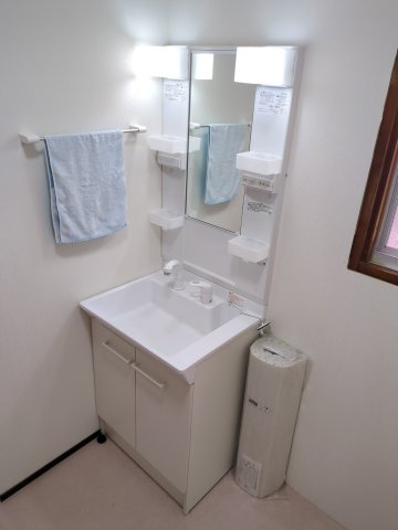 大網白里市永田　事務所付中古戸建の独立洗面台|独立洗面化粧台付き
