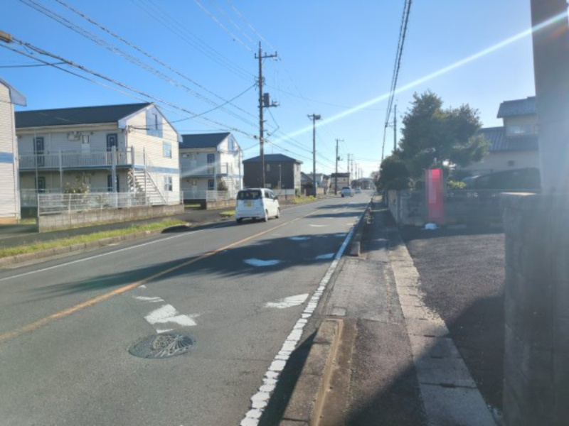 大網白里市永田　事務所付中古戸建の前面道路含む現地写真