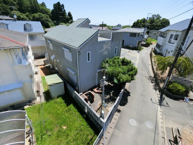 東金市松之郷　中古戸建の前面道路含む現地写真