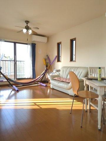 九十九里町小関　中古戸建の居間・リビング|ゆったり過ごせる居間です