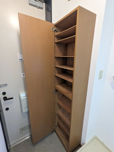 代沢プラザの玄関