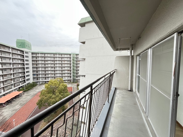 南海狭山コーポ2号棟のバルコニー