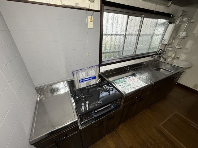 東坊城町戸建てのキッチン