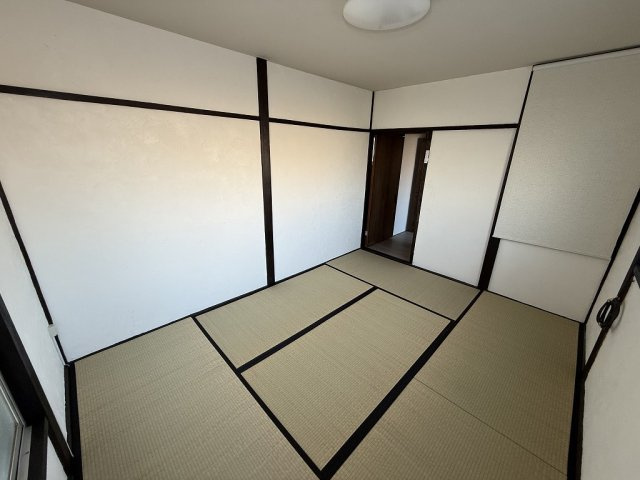 東坊城町戸建ての和室