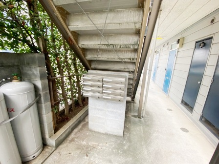 さいたま市桜区西堀１丁目のアパートのロビー