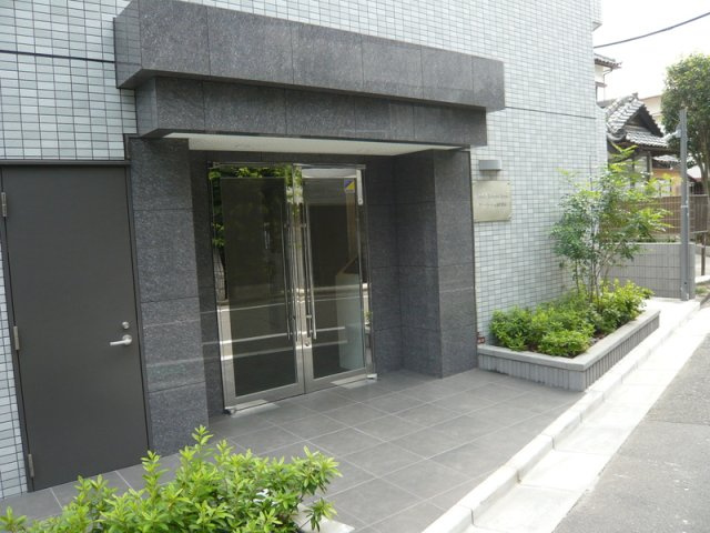 アンベリール永福町駅前のエントランス