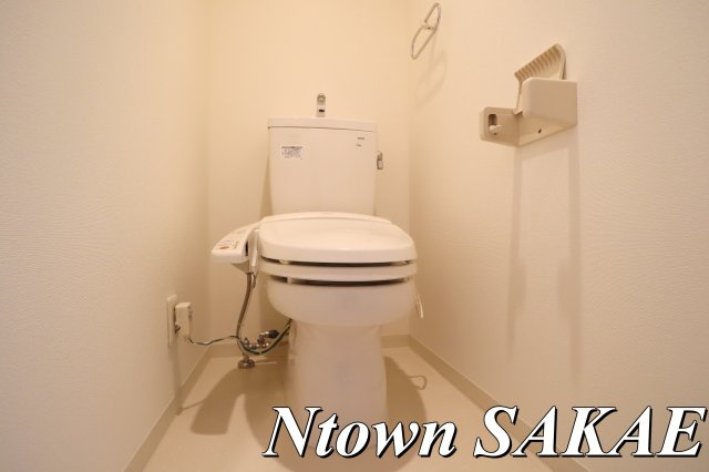 【トイレ】 | ル　セルクル | 落ち着いた色調のトイレです