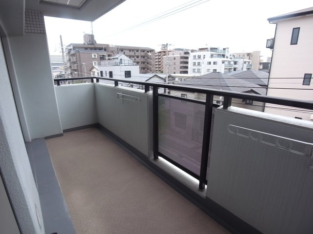 プラスワン芦屋のバルコニー