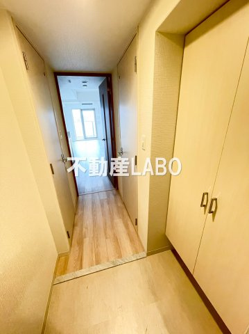 エスリード弁天町グロリアの玄関