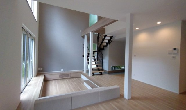 箱根町宮城野戸建の居間・リビング