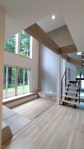 箱根町宮城野戸建の居間・リビング