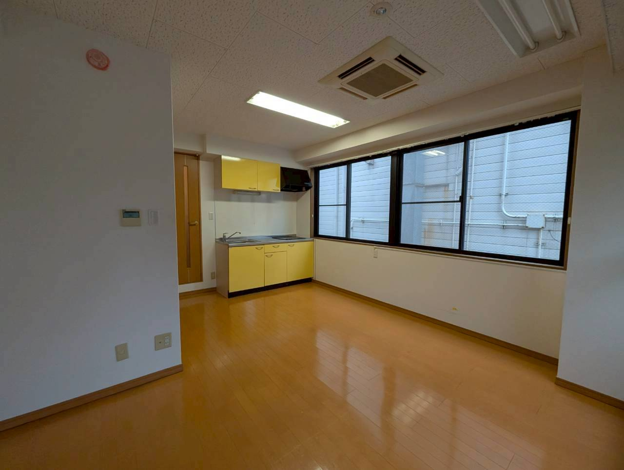 ラフィーネ川西の居間・リビング