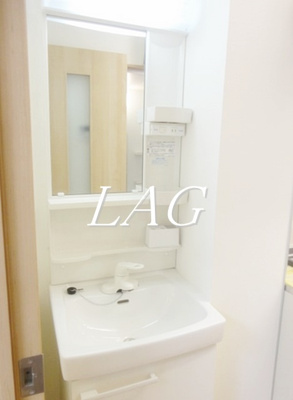 【独立洗面台】 | ロイヤルシティ西日暮里 | 独立洗面台になります。