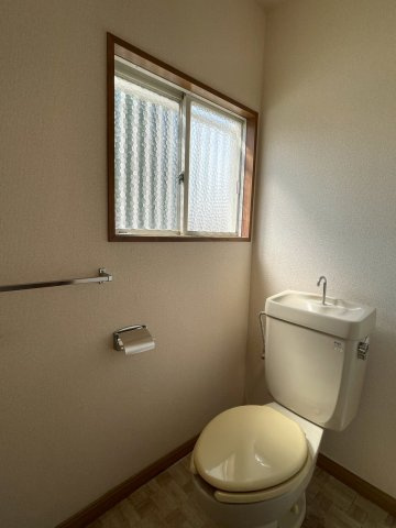 伊勢崎市境三ツ木　戸建てのトイレ|ゆったりとした空間のトイレです